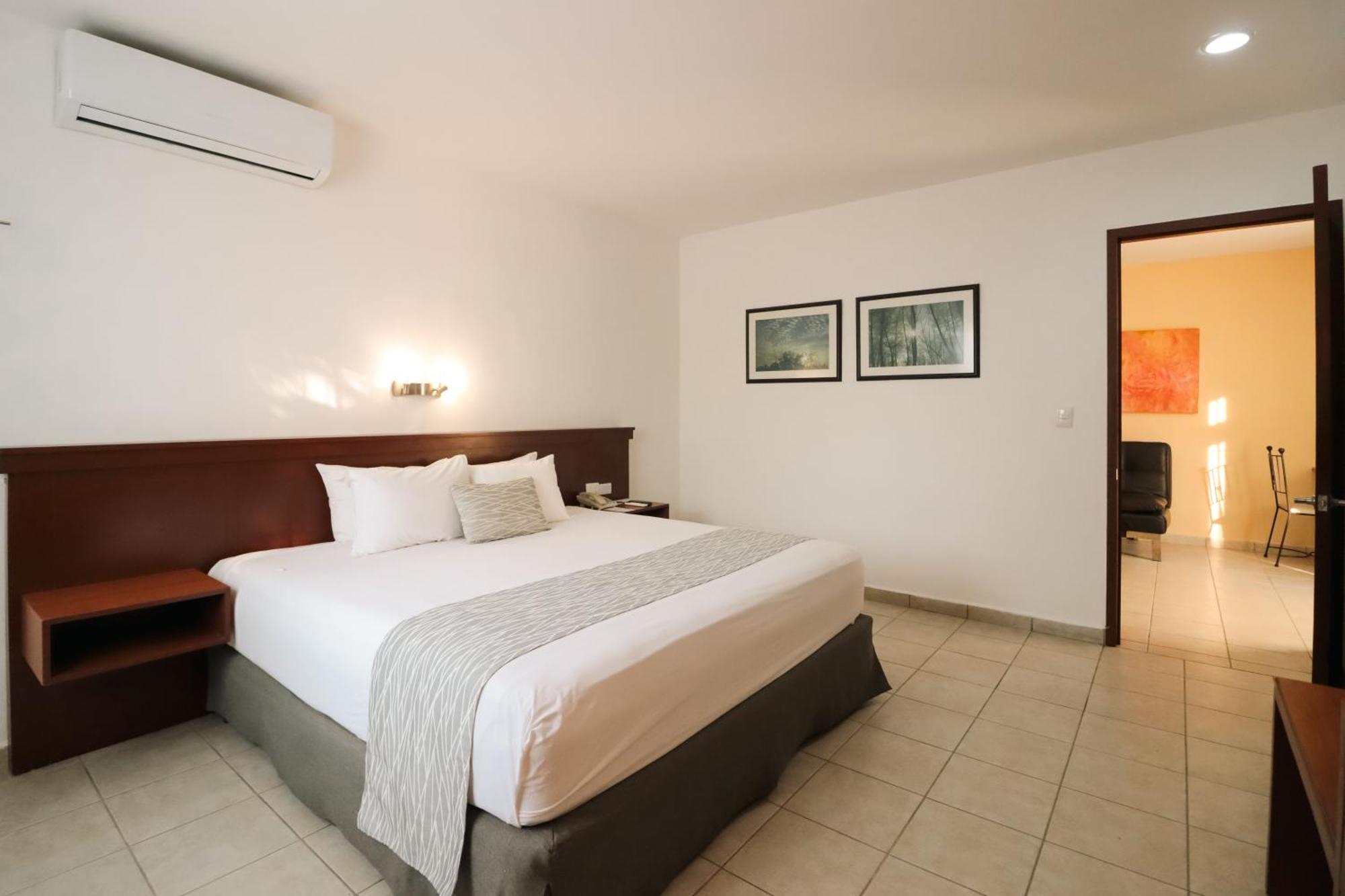 Superior King Suite